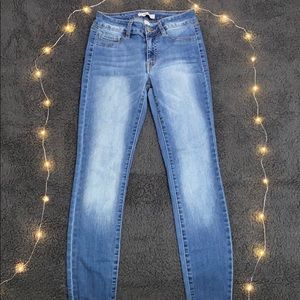 Light blue wash skinny jeans